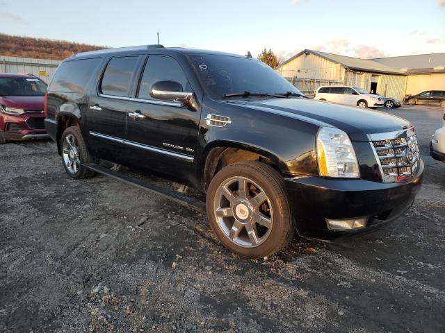 78301563-2011-cadillac-escalade_4