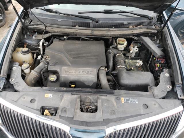 78511363-2016-lincoln-mkt_12