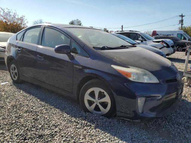 78525564-2013-toyota-prius_4