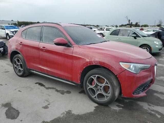 78617154-2020-alfa-romeo-stelvio_4