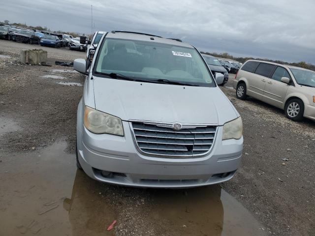 78744574-2010-chrysler-minivan_5