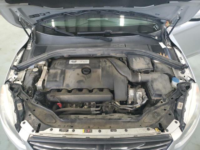 78880404-2016-volvo-xc60_12