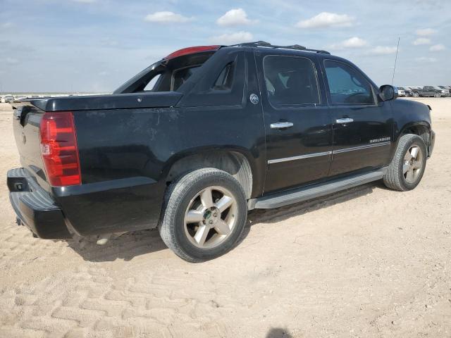 78959884-2013-chevrolet-avalanche_3