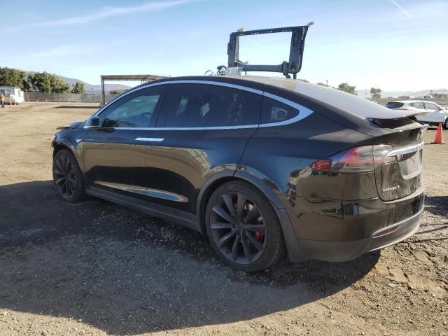 78974843-2016-tesla-model-x_2