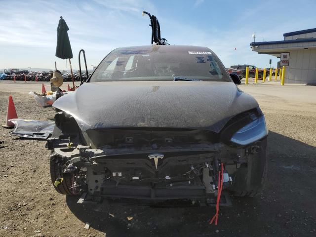 78974843-2016-tesla-model-x_5