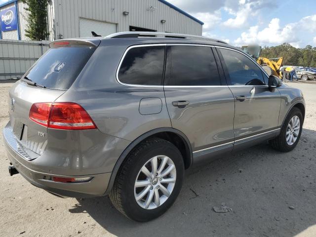 79014774-2012-volkswagen-touareg_3