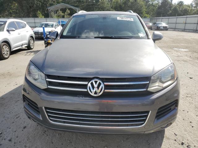 79014774-2012-volkswagen-touareg_5