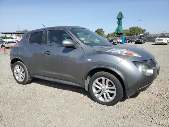 79020704-2011-nissan-juke_4