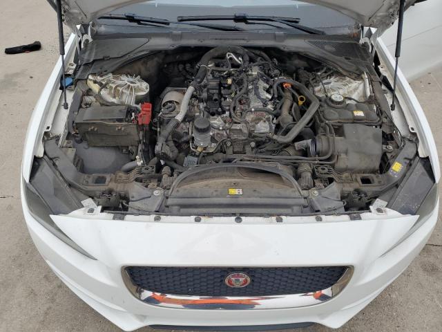 79023614-2018-jaguar-xe_11