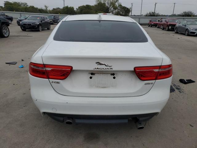 79023614-2018-jaguar-xe_6