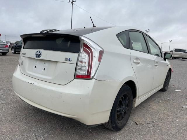 79332614-2013-toyota-prius_4