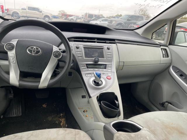 79332614-2013-toyota-prius_9