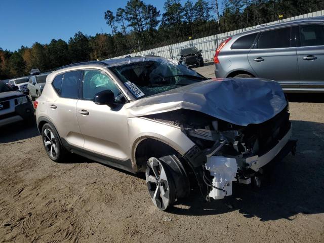 79388303-2023-volvo-xc40-plus_4