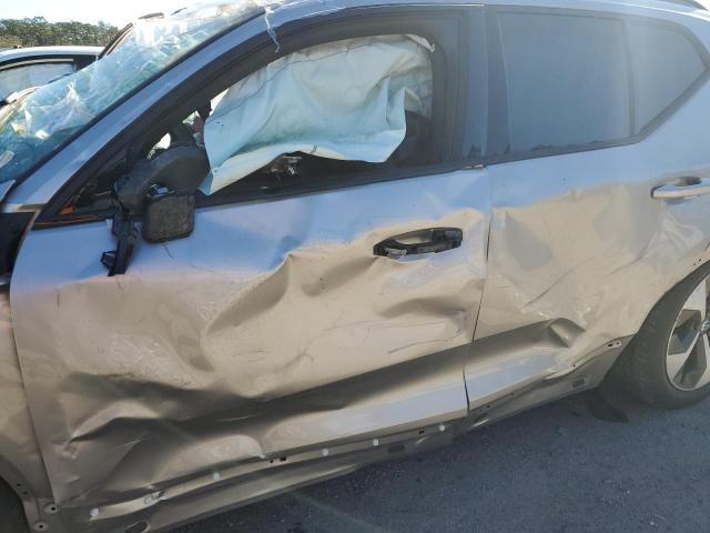 79388303-2023-volvo-xc40-plus_7