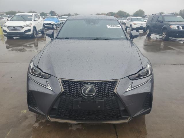 79469964-2018-lexus-is_5