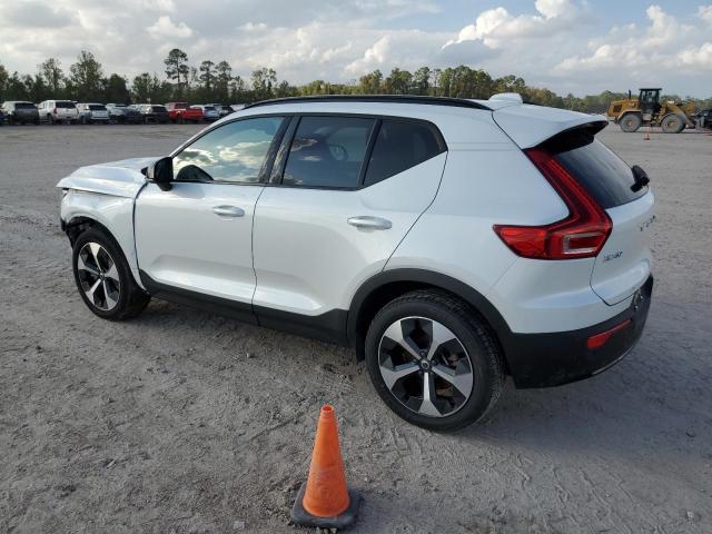 79646634-2024-volvo-xc40-core_2