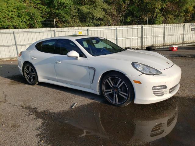 79718494-2013-porsche-panamera_4