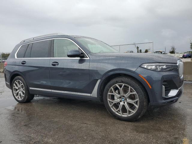 79723994-2021-bmw-x7_4