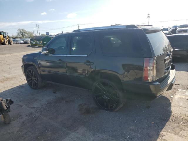 79731654-2013-cadillac-escalade_2