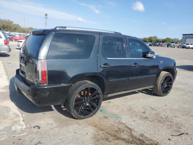 79731654-2013-cadillac-escalade_3