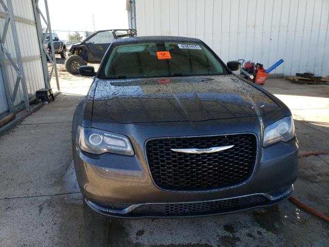 79742264-2019-chrysler-300_5