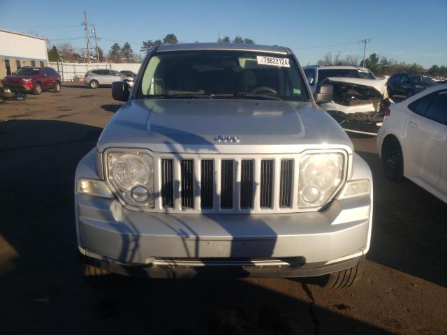 79822124-2011-jeep-liberty_5