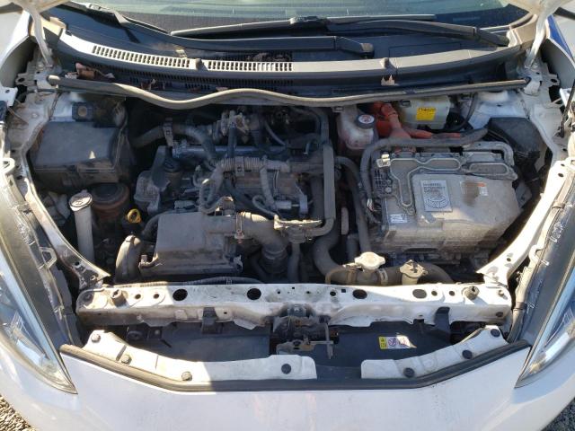 79910474-2018-toyota-prius_12