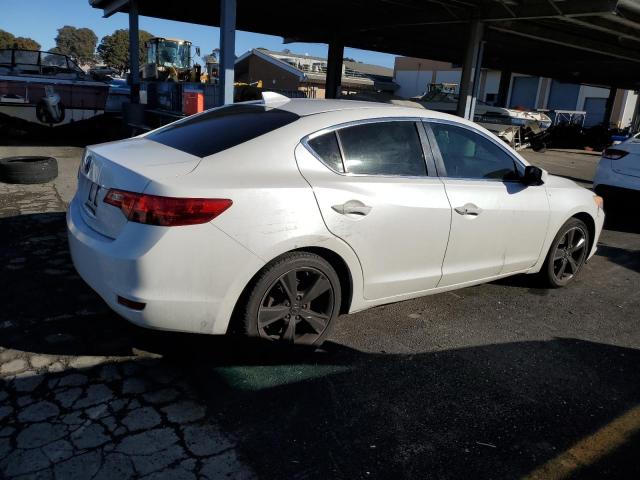 79945863-2013-acura-ilx_3