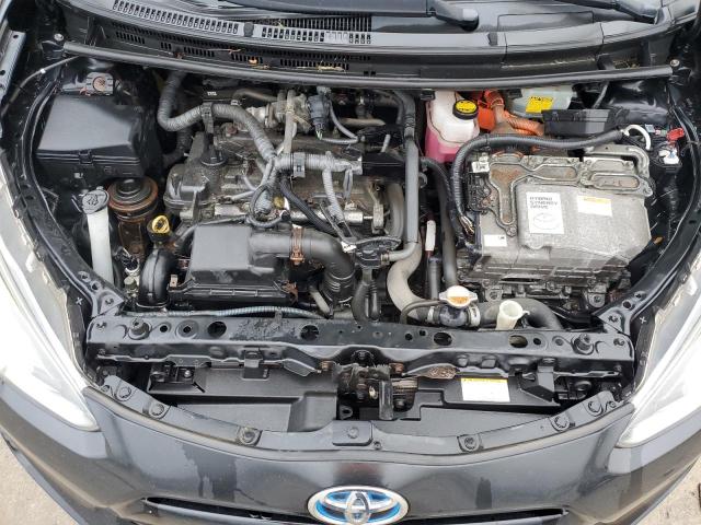 79947744-2016-toyota-prius_11