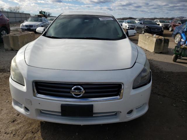 79950953-2012-nissan-maxima_5