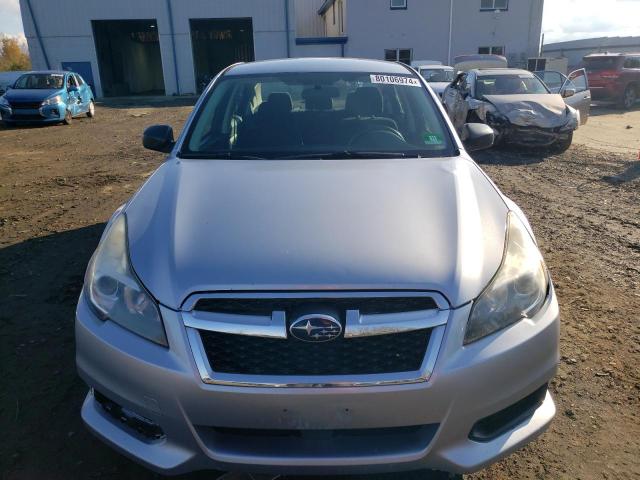 80106974-2013-subaru-legacy_5