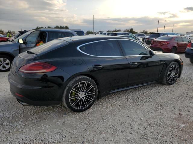 80143074-2016-porsche-panamera_3