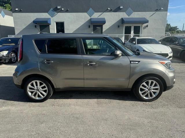 80171724-2017-kia-soul_14