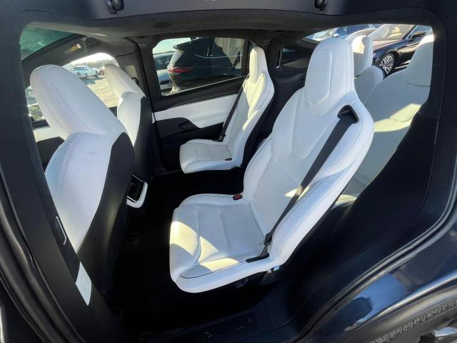 80233304-2022-tesla-model-x_9