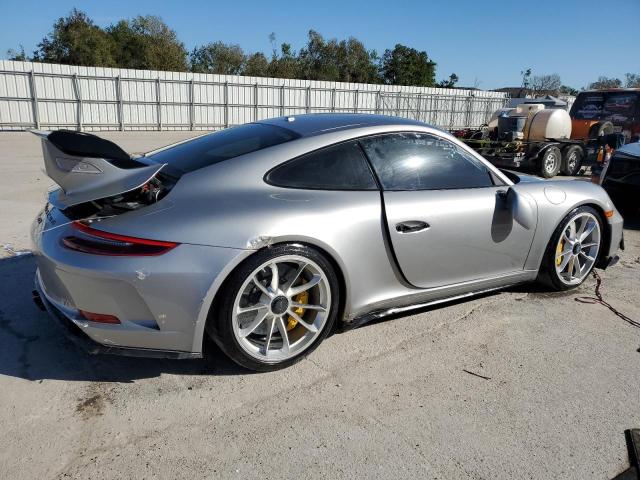 80359474-2018-porsche-911_3