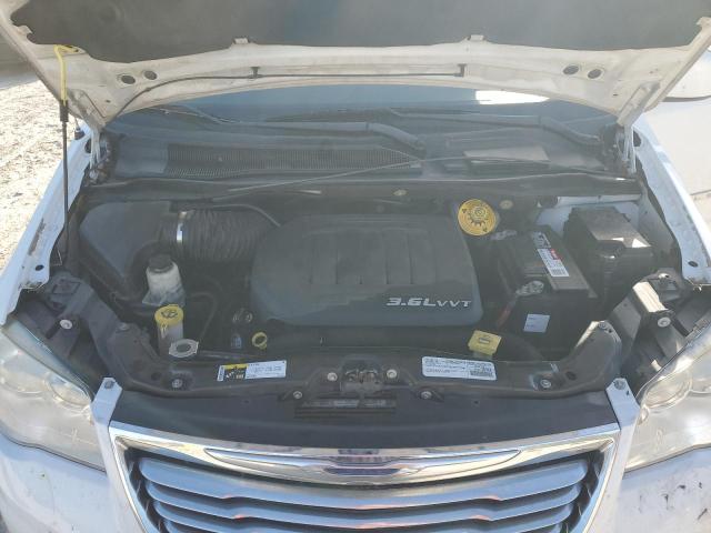 80370084-2016-chrysler-minivan_12