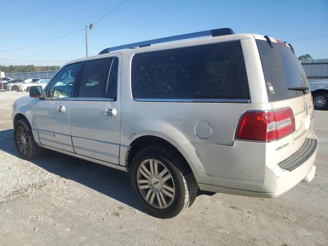 80376884-2011-lincoln-navigator_2