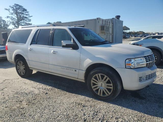 80376884-2011-lincoln-navigator_4