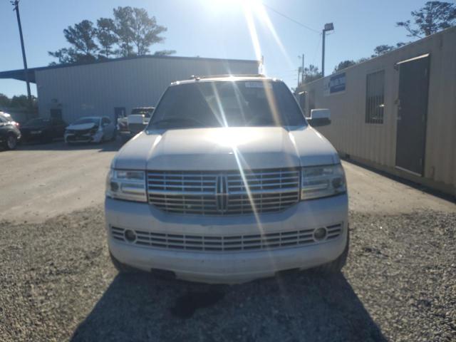 80376884-2011-lincoln-navigator_5