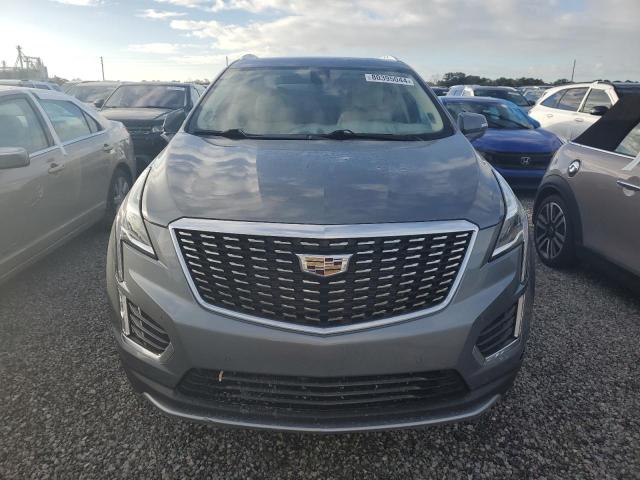 80395044-2020-cadillac-xt5_5