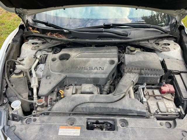 80396424-2017-nissan-altima_7