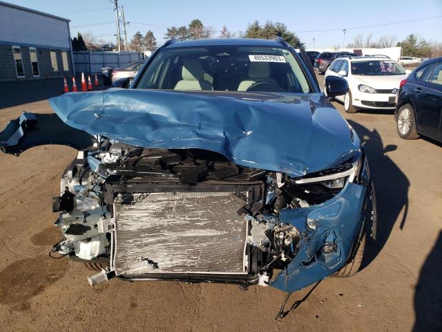80533903-2023-volvo-xc40-plus_5