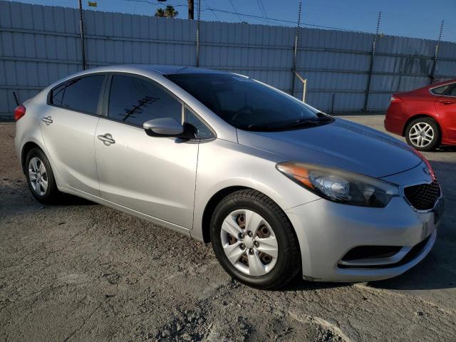 80554814-2015-kia-forte_4