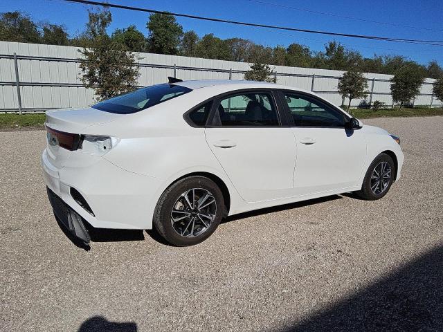 80652694-2023-kia-forte_3