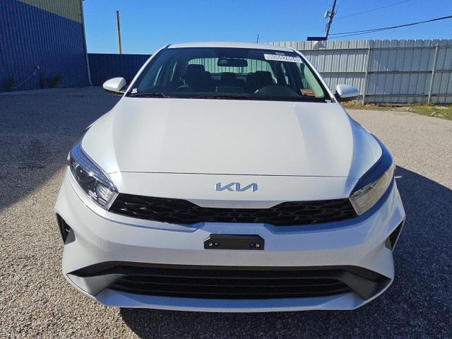 80652694-2023-kia-forte_5