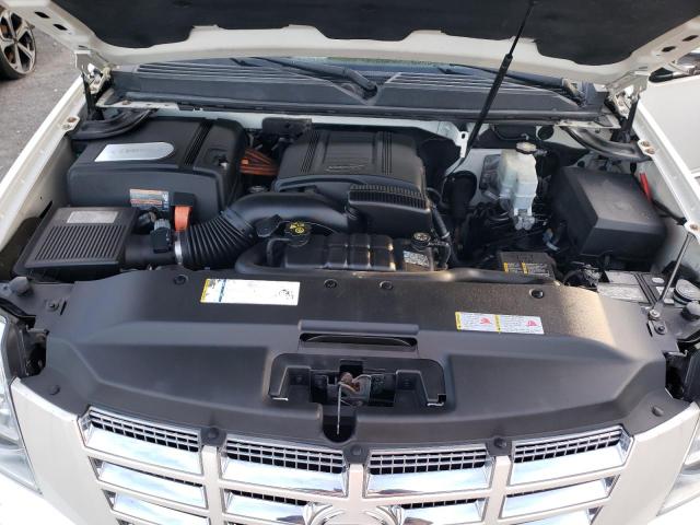 80667263-2011-cadillac-escalade_12