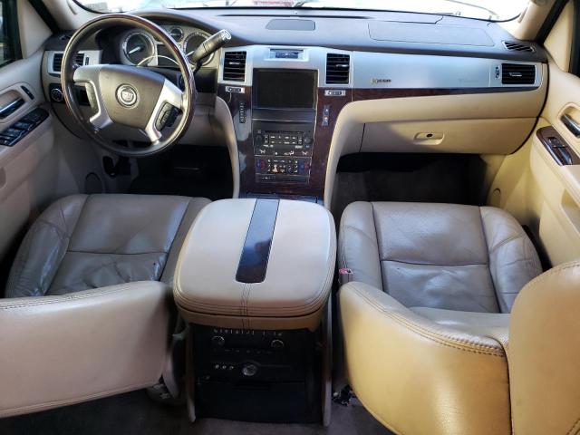 80667263-2011-cadillac-escalade_8