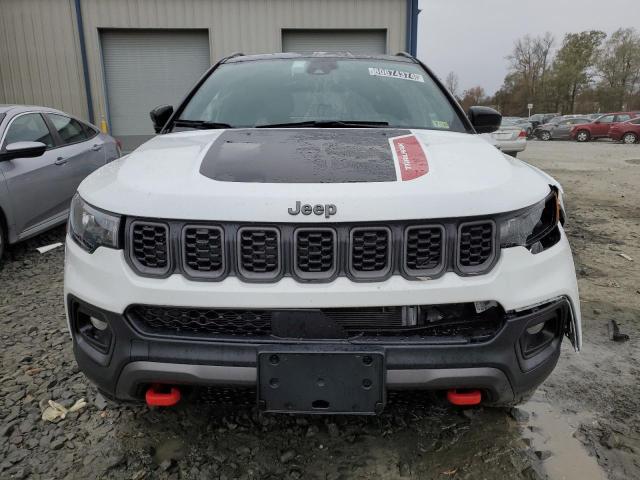 80674374-2024-jeep-compass_5