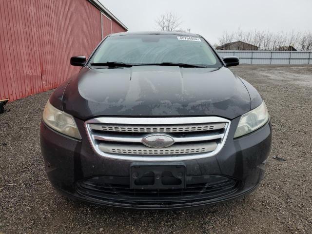 80754044-2010-ford-taurus_5