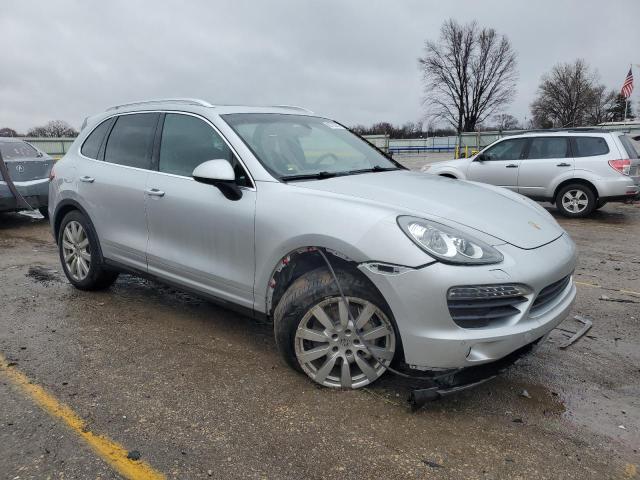 80762683-2012-porsche-cayenne_4